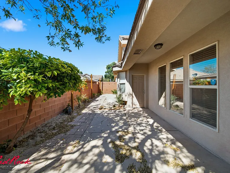 3304 W Palomar — Photo 36
