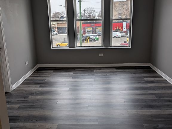 3rd image of 7121 S Perry Ave