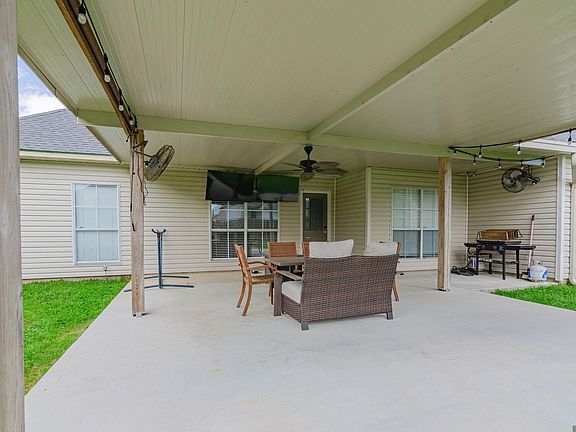 4th image of 36447 Crestway Ave