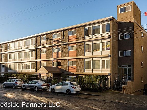 3rd image of 219 Harvard Ave E #9201834