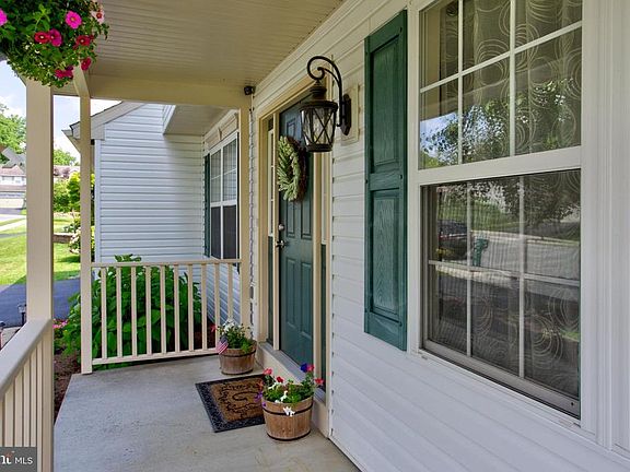 5th image of 530 Woodrow Ct