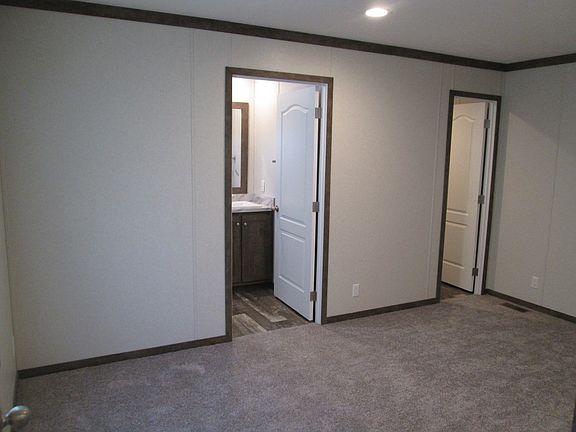 5th image of 1139 Lincoln Ave Lot 34