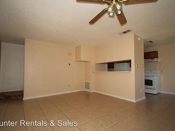 4th image of 1809 Cedarhill Dr APT C