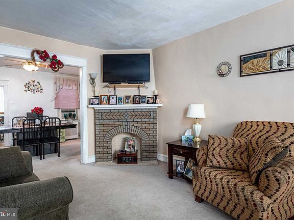 4th image of 7155 Glenloch St