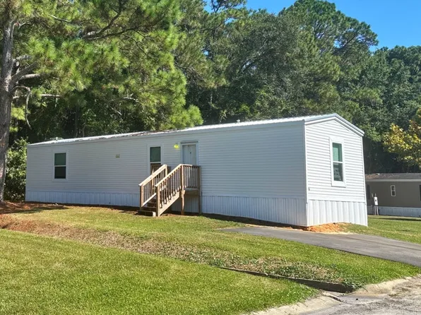 2101 Ladnier Rd #72, Gautier, MS 39553