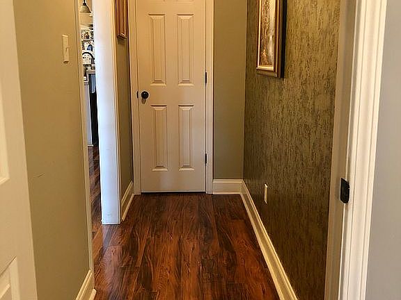 5th image of 107 Enchantment Ave