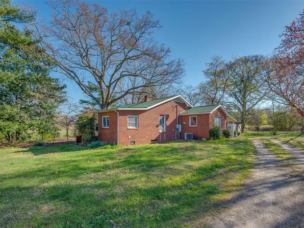 179 Circus Trl, Forest City, NC 28043