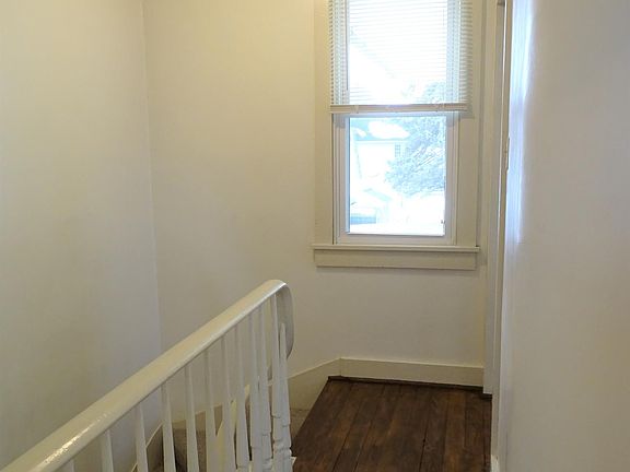 3rd image of 40 W Donegal St APT B