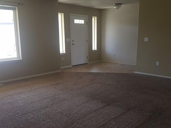 4th image of 1156 SW Lost Trail Dr