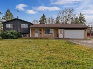 7371 Trumble Rd, Saint Clair, MI 48079