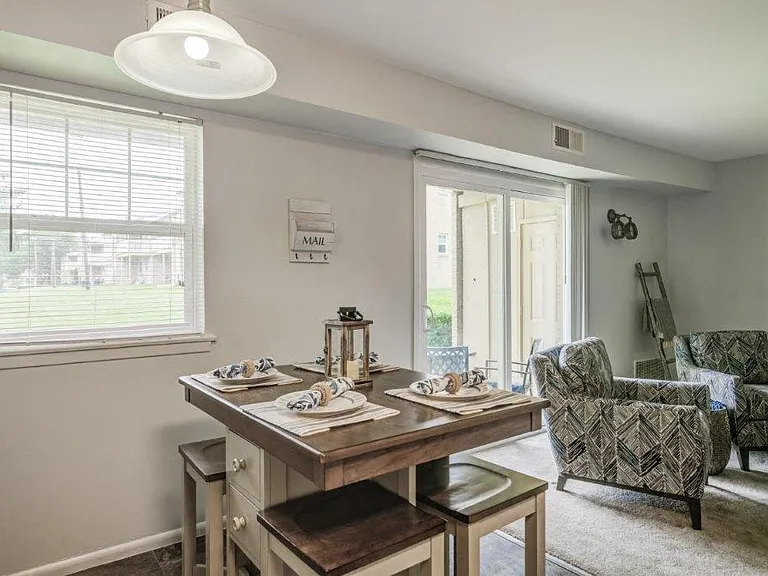 Eastampton Gardens Apartment Homes — Photo 9
