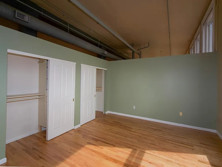 1555 California St #307 — Photo 11