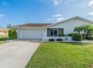 2111 Meadowlark Ln, Sun City Center, FL 33573