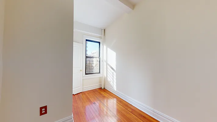 Rented by Bond New York | media 58