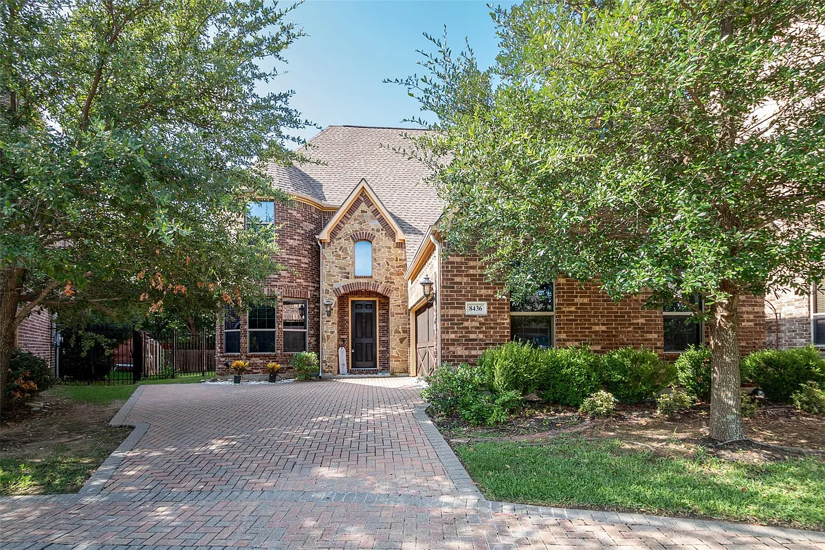 Building Photo - 8436 Town Walk Dr