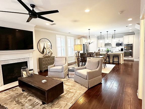 4th image of 352 Cornelius Way