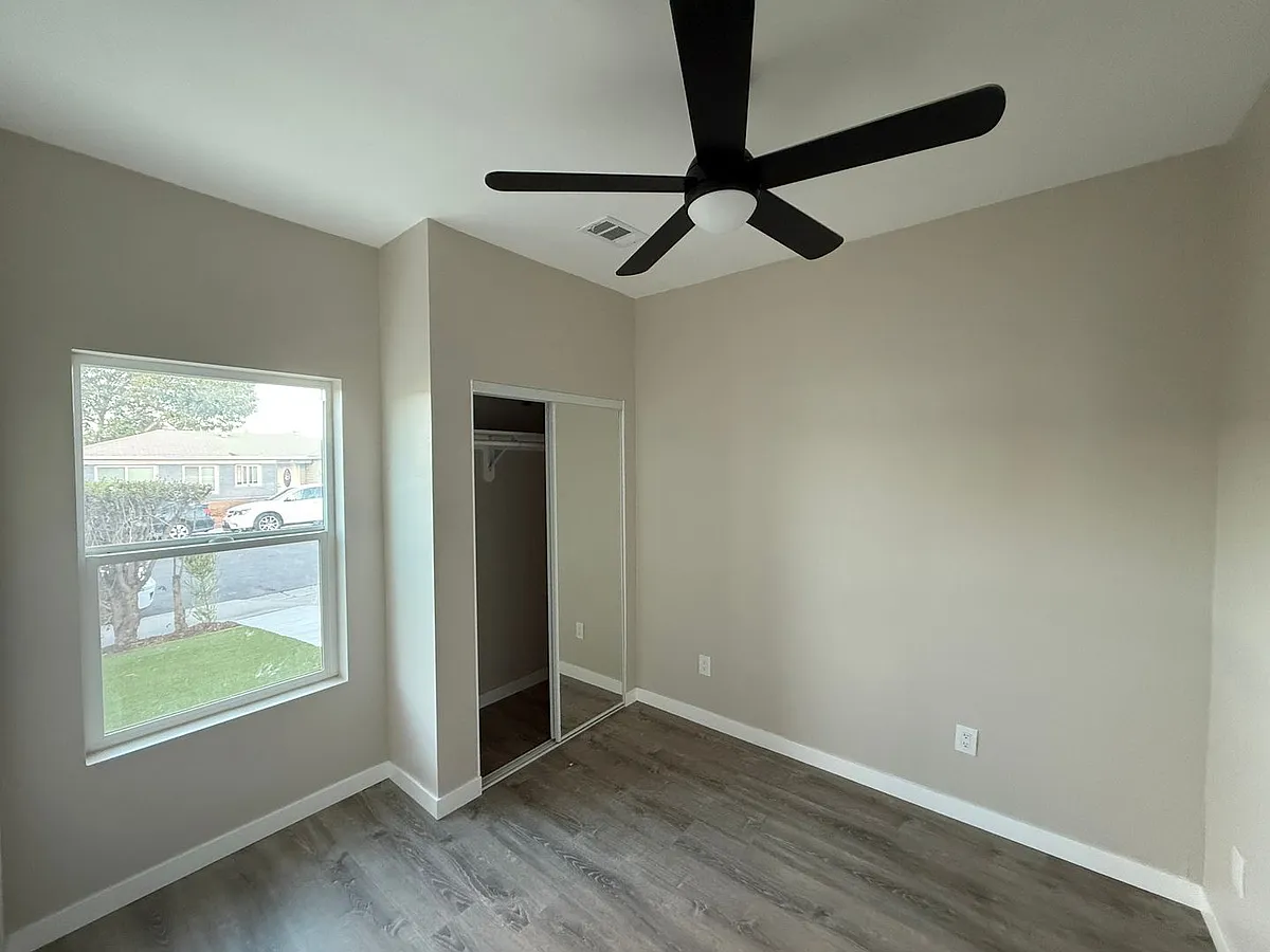 Building Photo - 5270 Tipton St #2