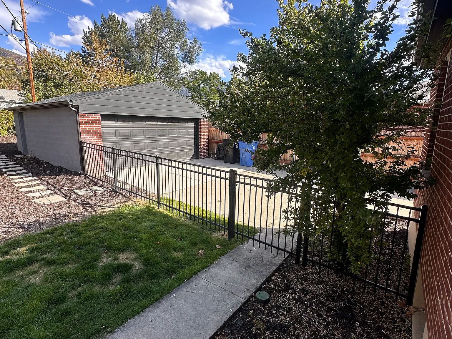 4 bed, 2408 sqft, $4,000 — Photo 3