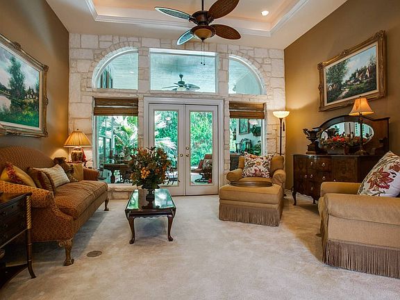 4th image of 7 Corby Ln