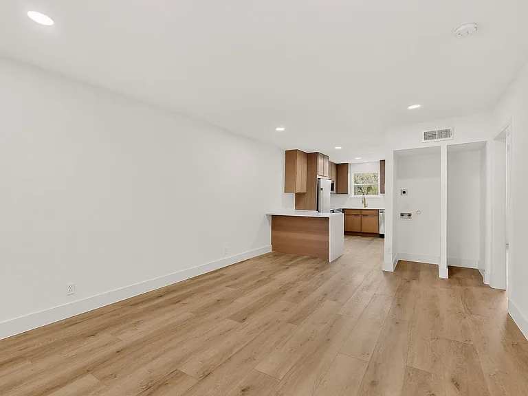 4927 Reiger Ave #213 — Photo 5