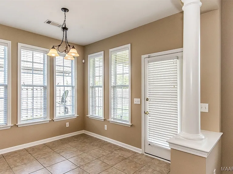 9625 Helmsley Cir — Photo 14