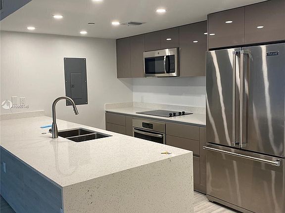 4th image of 13923 NE 20th Ct #1