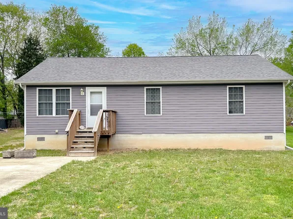 7879 Wicker Ln, La Plata, MD 20646