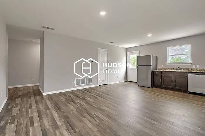 3201 Mount Horum Way — Photo 4