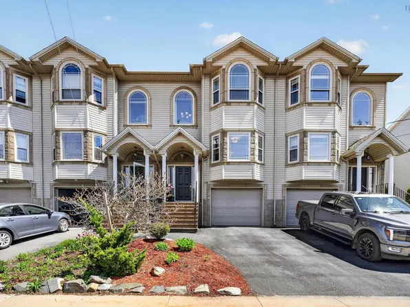 238 Nadia Dr, Halifax, NS B3A 0A9