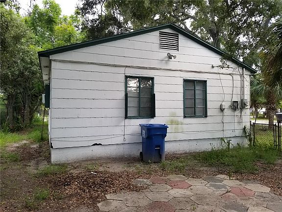 3rd image of 3223 18th Ave S