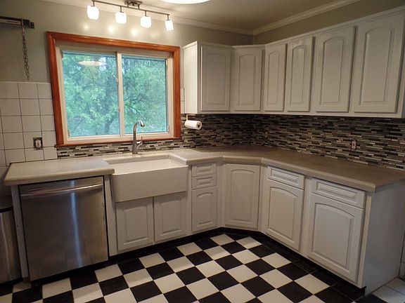 4th image of 28 Cochran Hill Rd