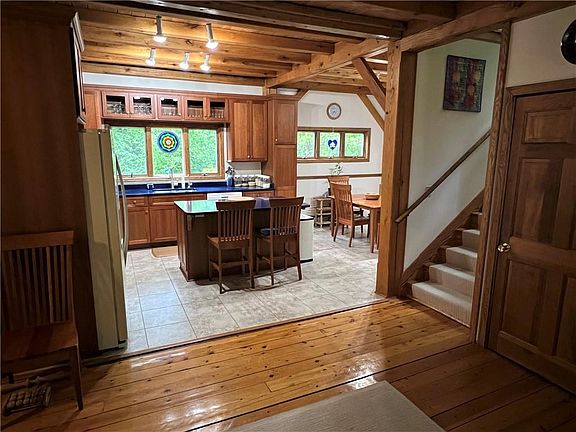 5th image of 515 Sunset Dr