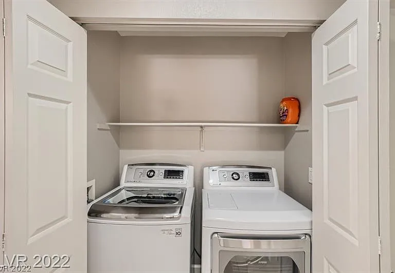 67 E Agate Ave #208 — Photo 18