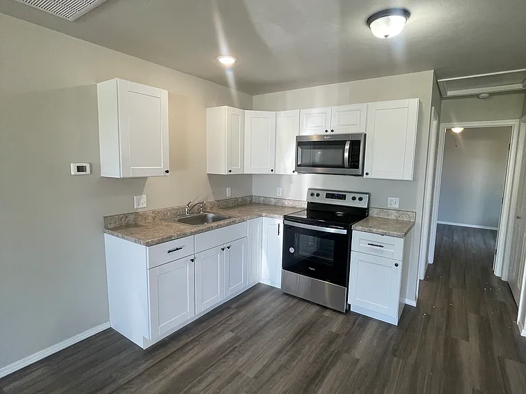 610 N Douglas Ave #610 — Photo 4