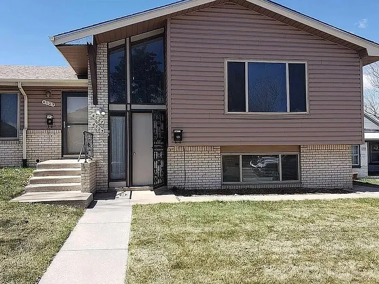 4725 S Acoma St — Photo 14