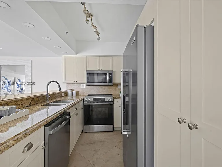 650 West Ave #1407 — Photo 10