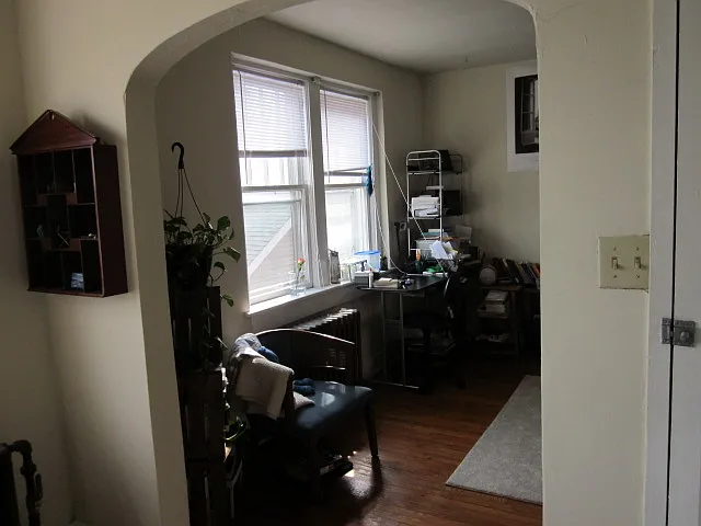 Hickman Plaza Apartments / 915 E. Elm Street — Photo 11