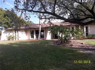 1093 Damrosch St, Largo, FL 33771