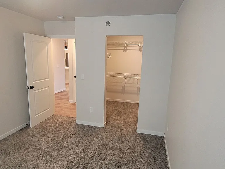 826-834 Thames Ct #1008 — Photo 56