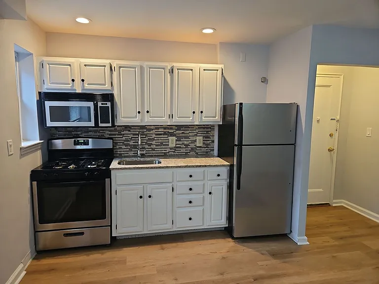Riverside Estates Apartment Homes — Photo 15