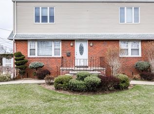 980 Hancock Ave, Franklin Square, NY 11010