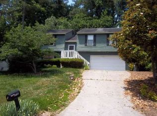 554 Candlewick Ln, Lilburn, GA 30047