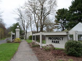 47 Scott Dr, Bloomfield, CT 06002