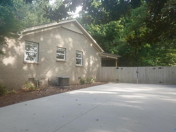 2nd image of 901 E Pryor St