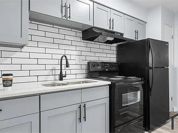 7915 S Kedzie Ave APT 10, Chicago, IL 60652