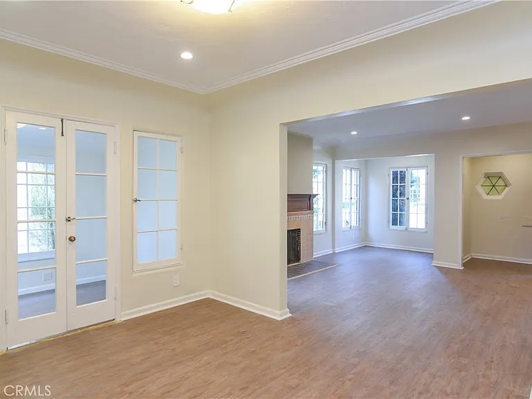 226 S Rexford Dr — Photo 4