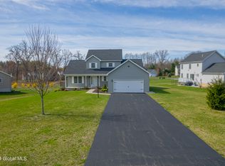 13 Kelly Ln, Halfmoon, NY 12065