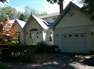 11 Clearwater Rd, Brookline, MA 02467