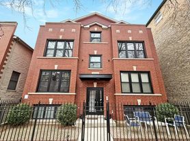 2233 W Medill Ave, Chicago, IL