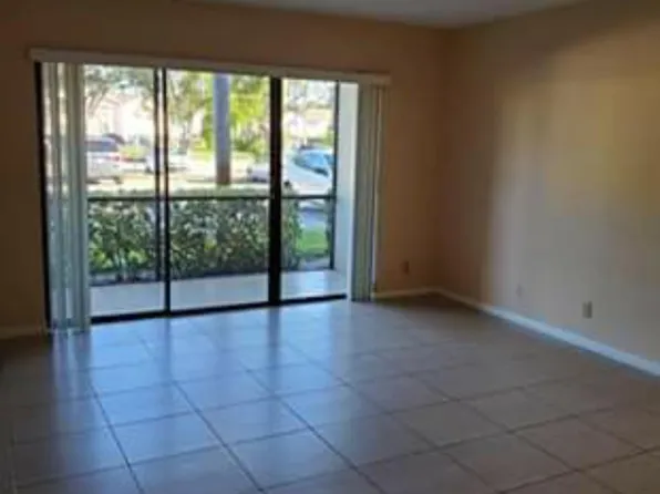 206 Foxtail Dr APT E1, Greenacres, FL 33415